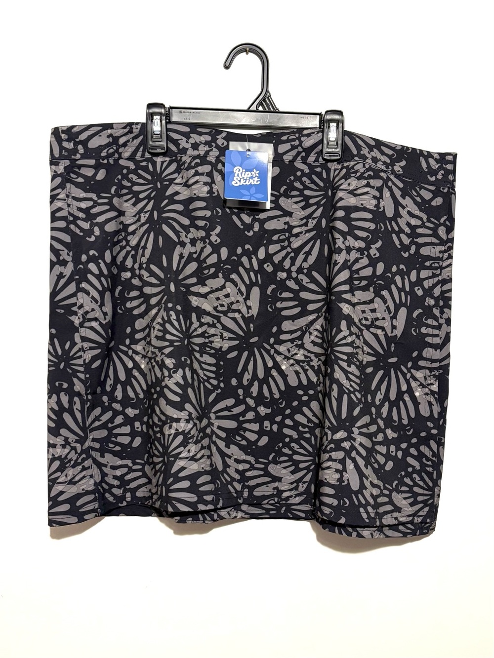 RipSkirt Black Floral Print Skirt Woman’s Size XXL NWT